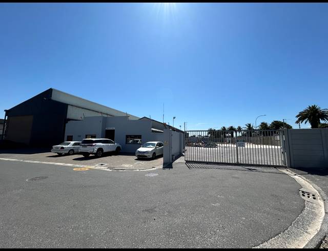 1,635M² FACTORY TO LET IN BEACONVALE